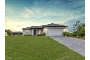 820 44th Lane, Cape Coral, FL 33909 - MLS#2025025498