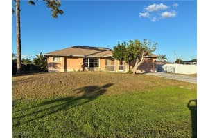 1307 Sw 36th Ter, Cape Coral
