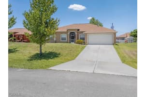 821 Carlfield Avenue, Lehigh Acres, FL 33971 - MLS#2025025519