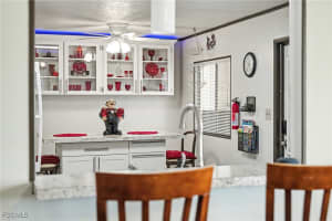 154 Siesta Lane, Fort Myers, FL 33905 - MLS#2025025552