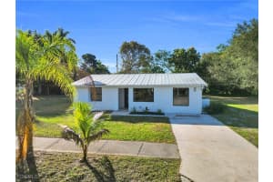 356 New York Drive, Fort Myers, FL 33905 - MLS#2025025593