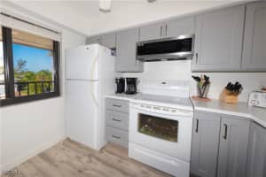 21490 Bay Village Drive, Fort Myers Beach, FL 33931 - MLS#2025025637