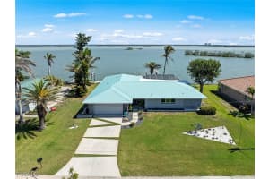 7 Bayview Blvd, Fort Myers Beach