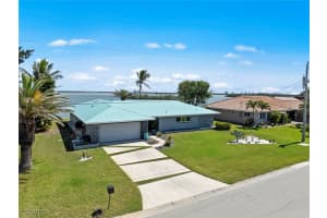 7 Bayview Boulevard, Fort Myers Beach, FL 33931 - MLS#2025025734
