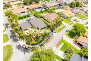 7345 N Oakmont Dr, Hialeah