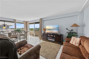 4807 Sunset Court, Cape Coral, FL 33904 - MLS#2025025954