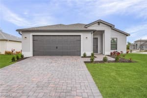 827 Rue Labeau Cir, Fort Myers
