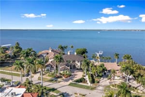 2840 Valencia Way, Fort Myers, FL 33901 - MLS#2026000008