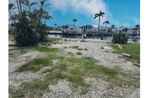 48 Doubloon Way, Fort Myers Beach, FL 33931 - MLS#2026000118