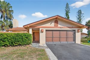 6417 Royal Woods Drive, Fort Myers, FL 33908 - MLS#2026000142