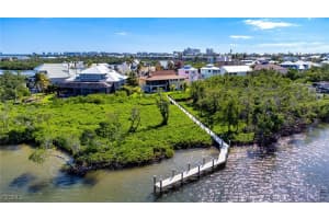 21520/522 Indian Bayou Drive, Fort Myers Beach, FL 33931 - MLS#2026000463