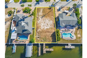 18164 Cutlass Dr, Fort Myers Beach