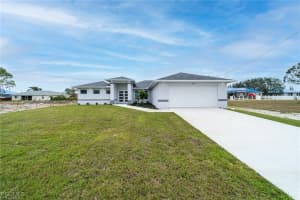 317 13th Terrace, Cape Coral, FL 33993 - MLS#2026000583