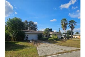 2201 Parkview Drive, Fort Myers, FL 33905 - MLS#2026000679