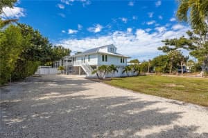 424 Lagoon Drive, Sanibel, FL 33957 - MLS#2026000710