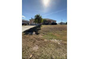 3219 7th Street, Lehigh Acres, FL 33976 - MLS#2026000839
