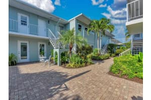 665 12th Ave S 665, Naples