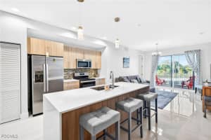 15901 Royal Pointe Ln 202, Fort Myers