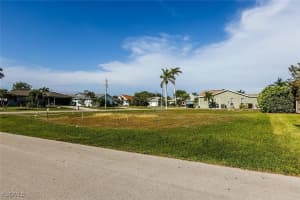 1318 Freeport Avenue, Marco Island, FL 34145 - MLS#2026001494