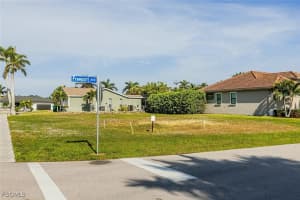 1318 Freeport Avenue, Marco Island, FL 34145 - MLS#2026001494