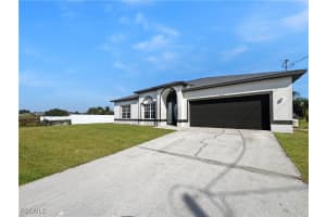906 Alfreda Avenue, Lehigh Acres, FL 33971 - MLS#2026001508