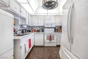 1660 Pine Valley Drive, Fort Myers, FL 33907 - MLS#2026001585