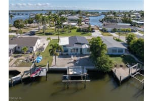 2562 Bayshore Drive, Matlacha, FL 33993 - MLS#2026001675
