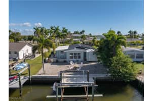 2562 Bayshore Drive, Matlacha, FL 33993 - MLS#2026001675
