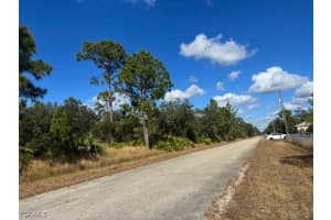 611 Highland Avenue, Lehigh Acres, FL 33972 - MLS#2026001721