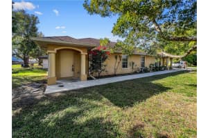 13437 1st St Fort Myers, FL 33905 - Off Market