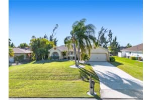 836 Sw 23rd St, Cape Coral