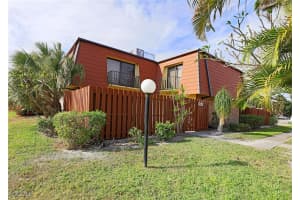 1526 Park Meadows Dr 1, Fort Myers