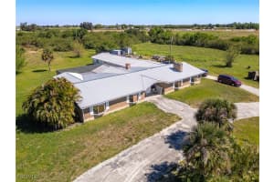 1085 West Avenue, Moore Haven, FL 33471 - MLS#2026002536