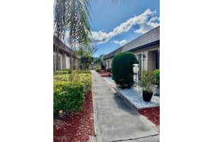 9313 Lennex Ln, Fort Myers