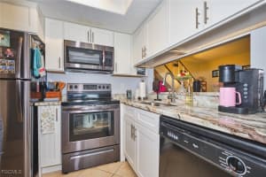 5832 Vancouver Circle, Fort Myers, FL 33907 - MLS#2026002652