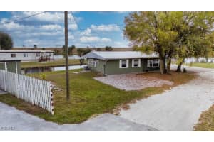 1083 Sunset Strip, Moore Haven, FL 33479 - MLS#2026003221