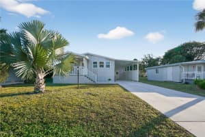 516 Menton Ln, Naples