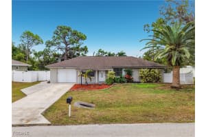 18431 Hawthorne Rd, Fort Myers