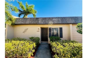 9303 Lennex Ln, Fort Myers