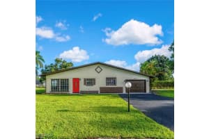 14513 Riverside Dr, Fort Myers