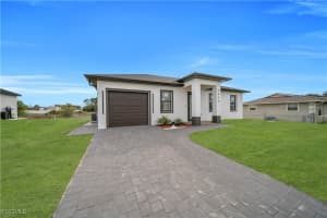 4015 12th Street, Lehigh Acres, FL 33976 - MLS#2026003764