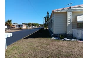 610 Friendly Place, North Fort Myers, FL 33917 - MLS#2026003829