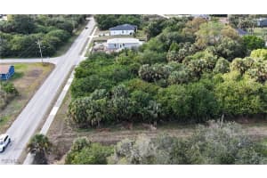 304 6th Street, Lehigh Acres, FL 33972 - MLS#2026004137