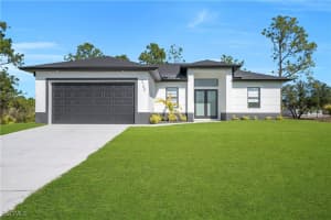 2700 42nd St W, Lehigh Acres