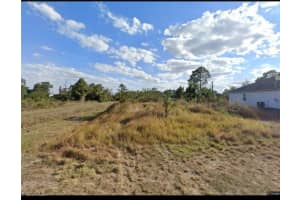 3201 10th Street, Lehigh Acres, FL 33976 - MLS#2026004265