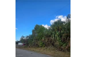 618 Lake Avenue, Lehigh Acres, FL 33972 - MLS#2026004295