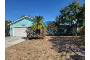 18521 Phlox Dr, Fort Myers