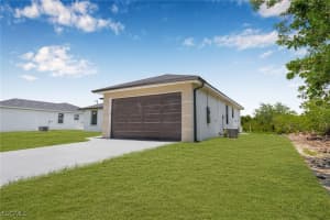 2504 5th Street, Lehigh Acres, FL 33976 - MLS#2026004764