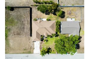 2620 21st Court, Cape Coral, FL 33909 - MLS#2026004930