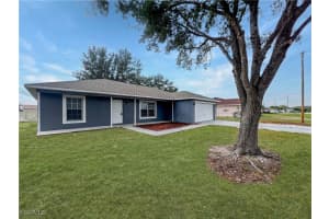 210 Manatee Street, Fort Myers, FL 33913 - MLS#2026004985